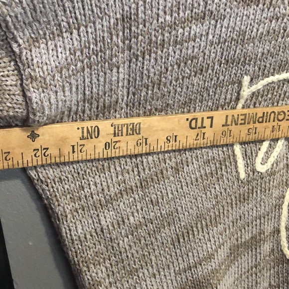 Revolve Wildfox distressed v neck knit sweater - Picture 9 of 12